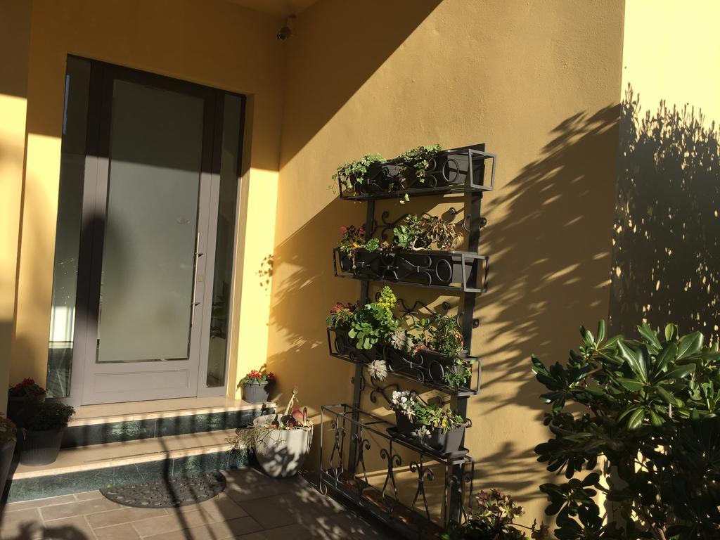 Guesthouse Flora Lodi Buitenkant foto